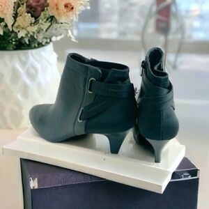 Black rivet elastic short boots